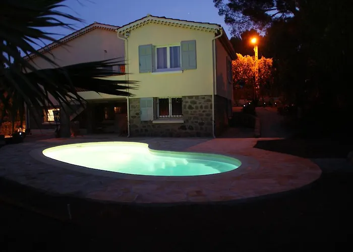 Apartmán Dans St Raphael Saint-Raphaël