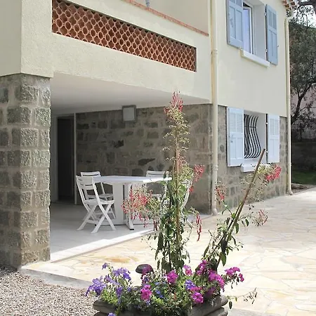 Dans St Raphael Saint-Raphaël