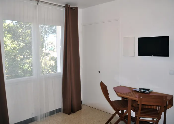 Dans St Raphael Saint-Raphael (Var)