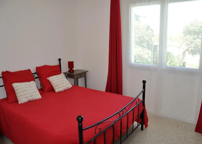 Dans St Raphael Saint-Raphael (Var)